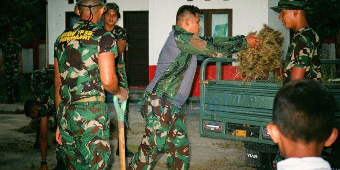 Brigif TP 32/Mangkalihat Gelar Karya Bakti di SDN 03 Sekerat, Ciptakan Lingkungan Belajar yang Bersih dan Nyaman