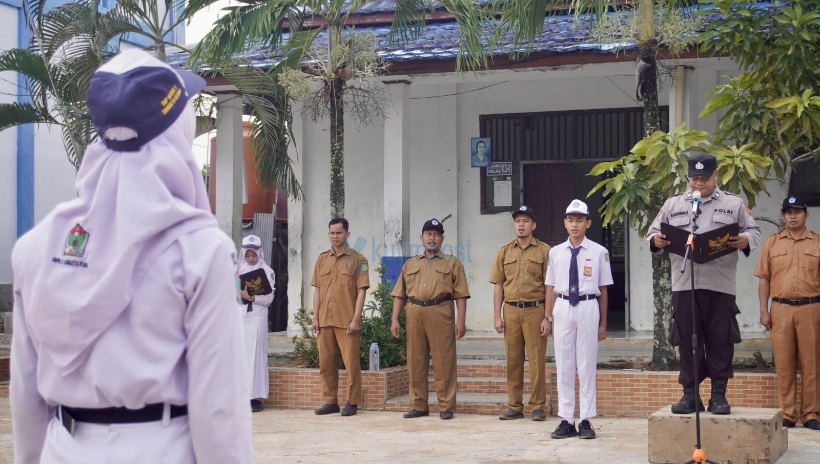 Police Go To School, Polsek Sangatta Utara Tanamkan Disiplin dan Anti-Bullying di SMPN 3
