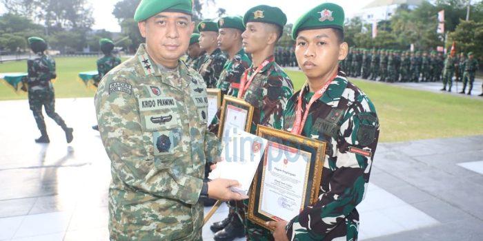Hargai Prestasi Prajurit, Pangdam VI/Mulawarman Anugerahkan Penghargaan kepada Personel Brigif TP 32/Mangkalihat