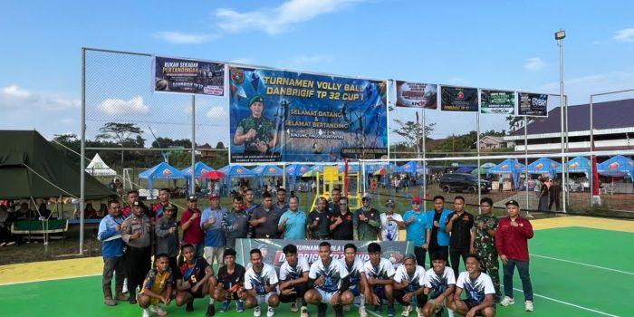 Brigif TP 32 Mangkalihat Rayakan HUT Ke-1 Bersama Masyarakat Lewat Turnamen Bola Voli