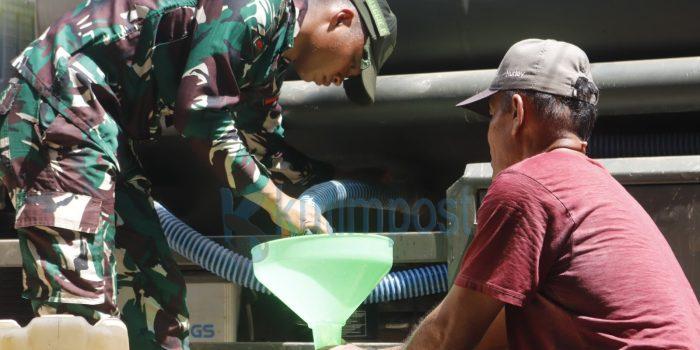 Brigif TP 32/Mangkalihat Salurkan Air Bersih untuk Warga di Bengalon