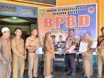 BPBD Kutim Serahkan APD Lintas Sektoral, TNI-Polri Siap Perkuat Penanganan Karhutla