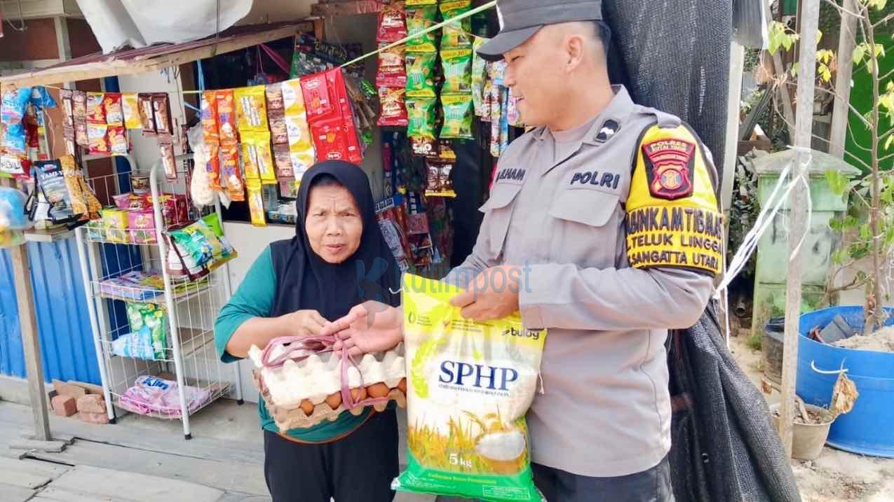 Jumat Berkah, Polsek Sangatta Utara Salurkan Sembako untuk Warga Membutuhkan Jumat Berkah, Polsek Sangatta Utara Salurkan Sembako untuk Warga Membutuhkan
