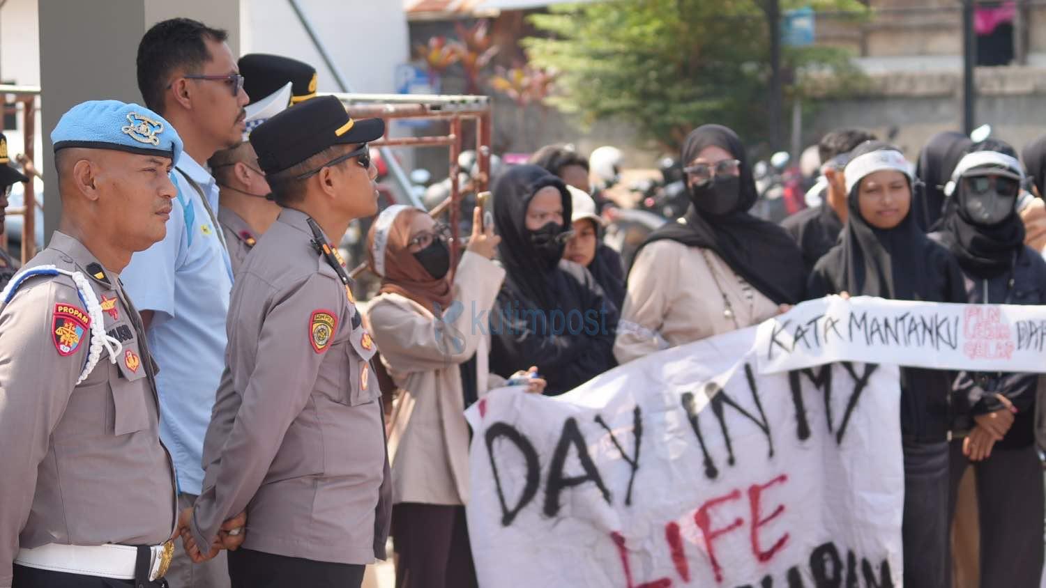 4 Bulan Listrik Berulang Padam, Warga Datangi PLN Sangatta, Polsek Kawal Dialog 4 Bulan Listrik Berulang Padam, Warga Datangi PLN Sangatta, Polsek Kawal Dialog