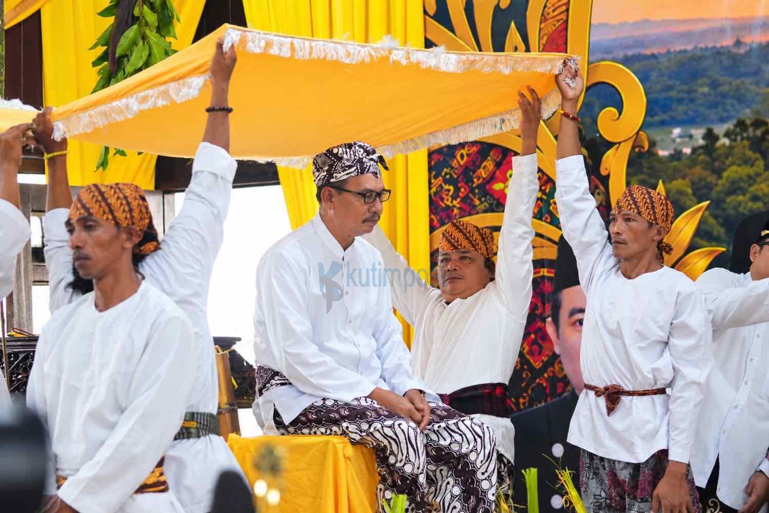 Kasmo Pital Ikuti Prosesi Beluluh, Ritual Sakral Warnai Erau Adat Pelas Benua Kutim 2026