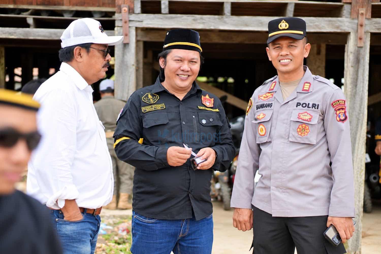 Polsek Sangatta Utara Amankan Pembukaan Erau Adat Pelas Benua Kutim 2026 Polsek Sangatta Utara Amankan Pembukaan Erau Adat Pelas Benua Kutim 2026