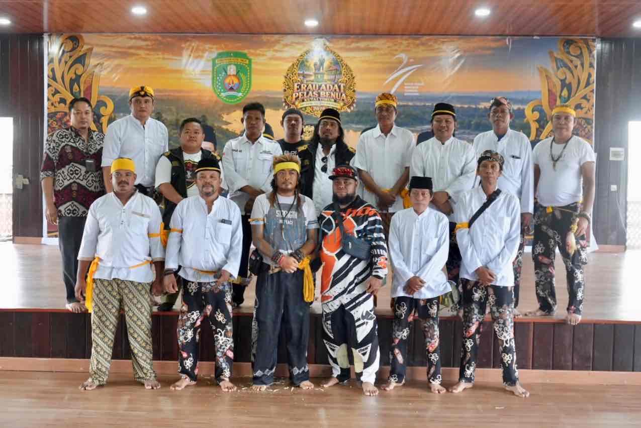 Pemuda Kutai Timur Serukan Perdamaian, Adat Istiadat Kutai Harus Dijunjung Tinggi Pemuda Kutai Timur Serukan Perdamaian, Adat Istiadat Kutai Harus Dijunjung Tinggi