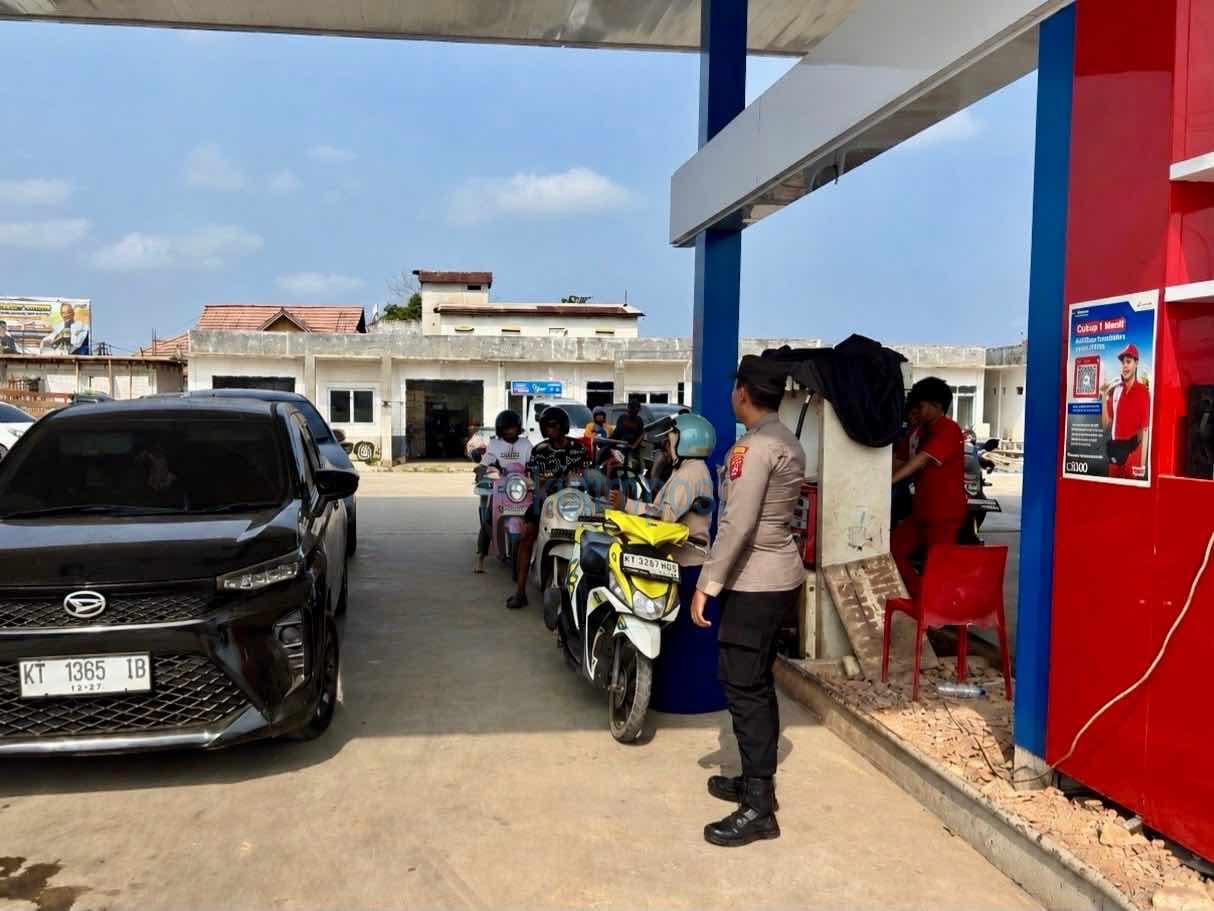 Antisipasi Kelangkaan BBM, Polsek Sangatta Utara Sisir 8 SPBU Antisipasi Kelangkaan BBM, Polsek Sangatta Utara Sisir 8 SPBU