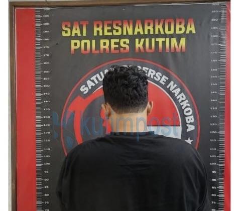 Satresnarkoba Polres Kutim Ungkap Kasus Ganja 169,37 Gram, Satu Terduga Pelaku Diamankan Satresnarkoba Polres Kutim Ungkap Kasus Ganja 169,37 Gram, Satu Terduga Pelaku Diamankan